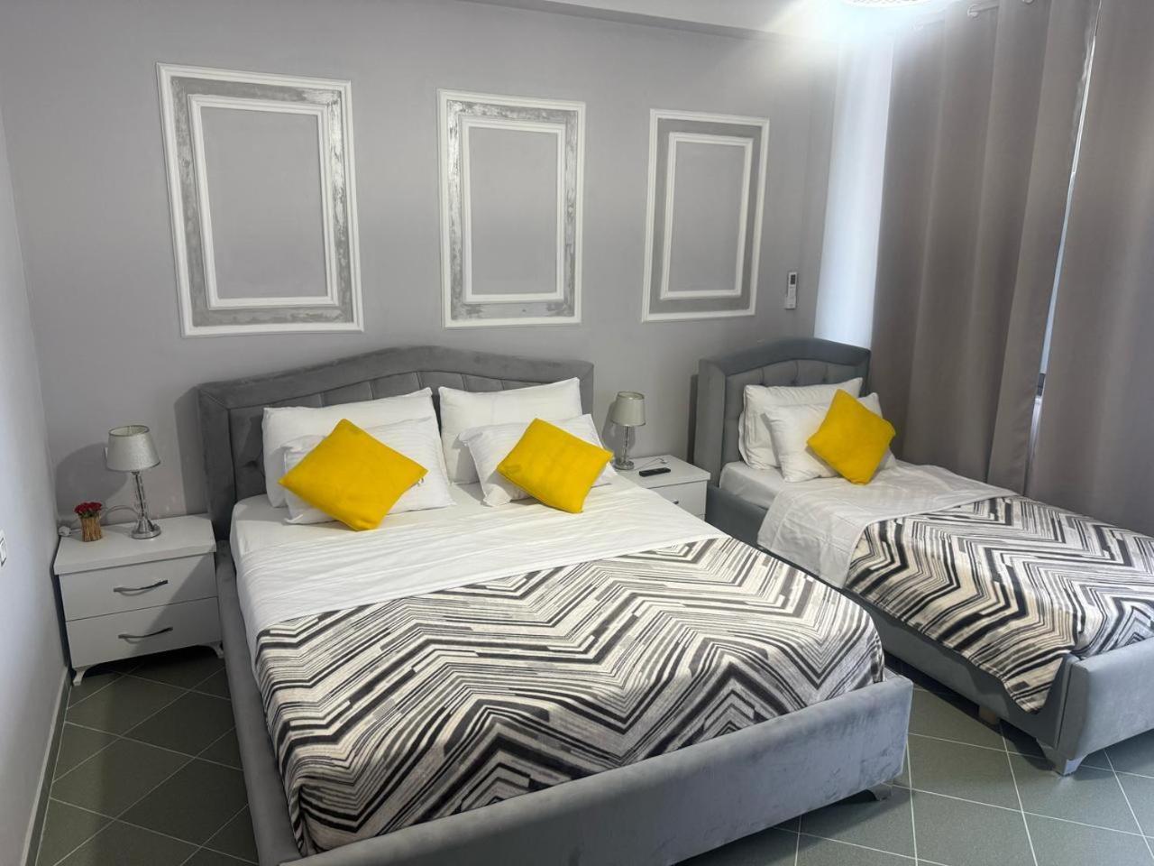 Next To The In Apartment Durrës